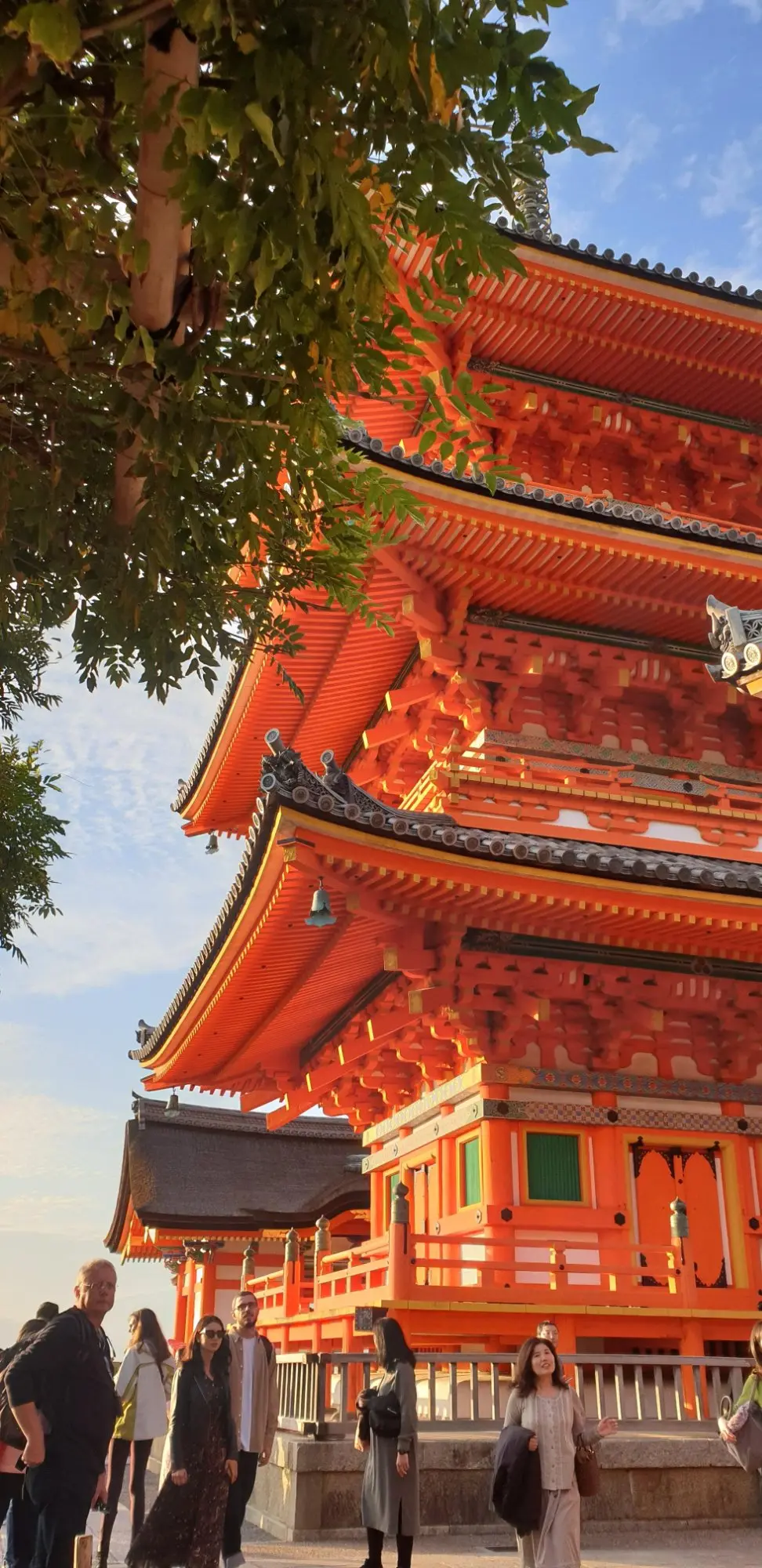 Pagode du temple Kiyomizudera à Kyoto au Japon au coucher de soleil